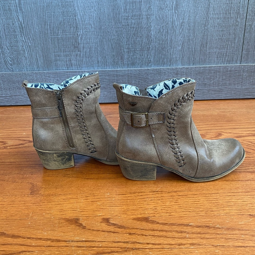 Roxy Brown Ankle Boots